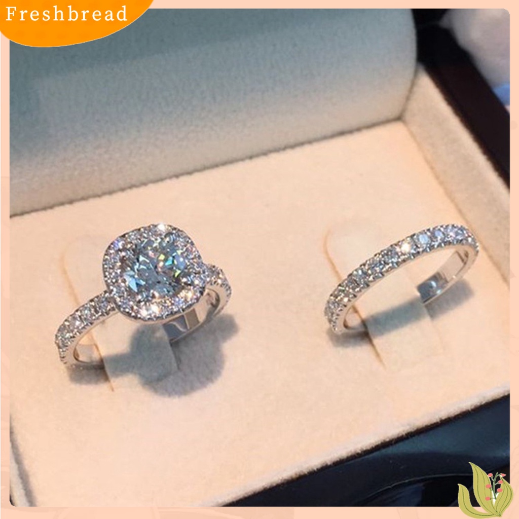 &lt; Freshbread &gt; 1pasang Cincin Couple Geometris Persegi Berlian Imitasi Perhiasan Cincin Kilau Terang Indah Untuk Pernikahan