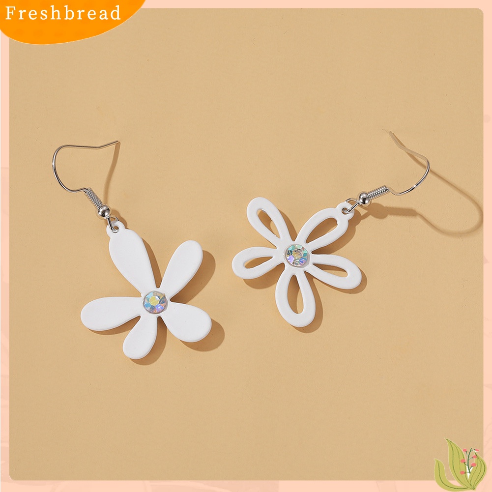 &lt; Freshbread &gt; Fashion Wanita Asimetris Berongga Bunga Menjuntai Ear Hook Earrings Perhiasan Hadiah