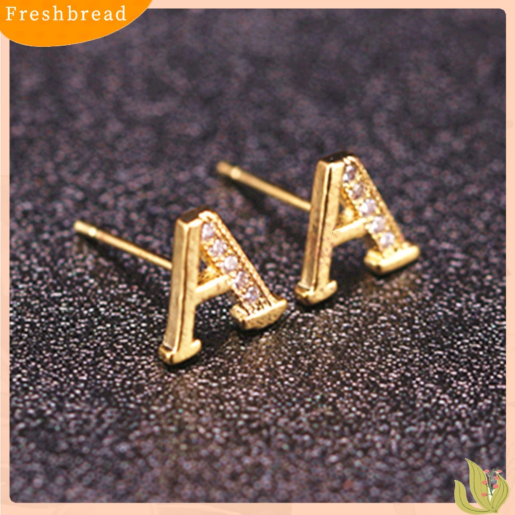 &lt; Freshbread &gt; Fashion Wanita Berlian Imitasi Bertatahkan 26huruf Bentuk Telinga Stud Earrings Perhiasan Pesta