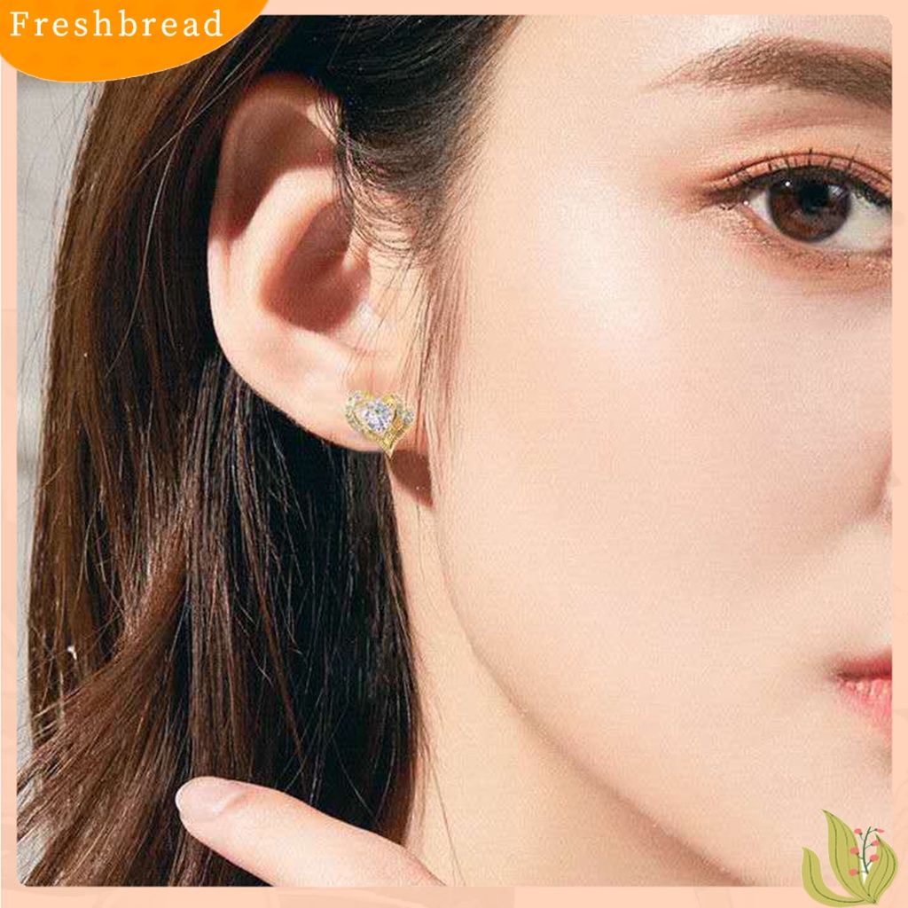 &lt; Freshbread &gt; 1pasang Anting Wanita Berbentuk Hati Fashion Perhiasan Alloy Woman Ear Studs Jewelry Gift Untuk Pesta