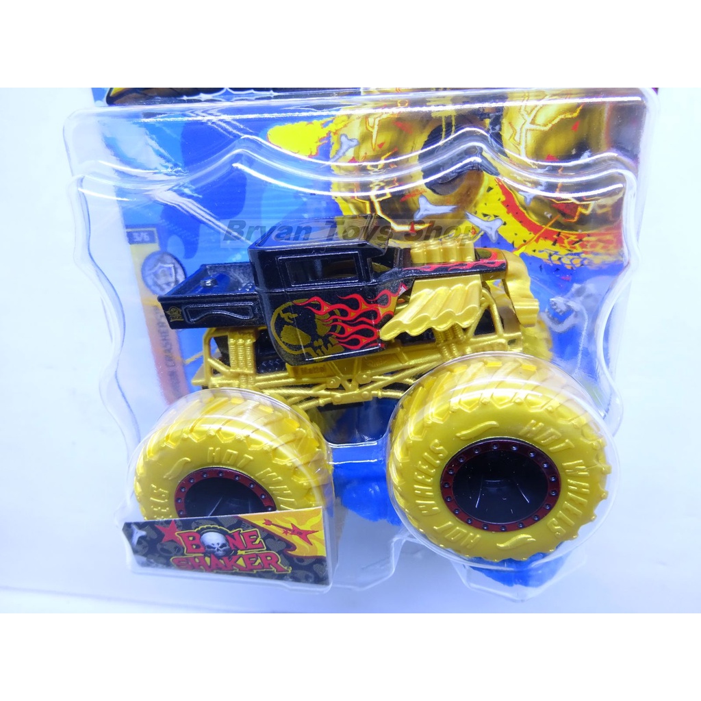 Hot Wheels Monster Trucks Bone Shaker Hitam Ban Gold