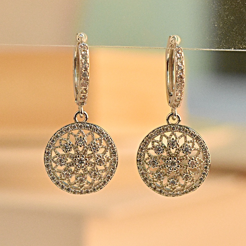 Goldkingdom Fashion Perhiasan Aksesoris Ready Stock Dream Catching Net Putaran Cut Out Micro Berlian Anting Eropa Dan Amerika INS Baroque Net Merah Anting Ornamen