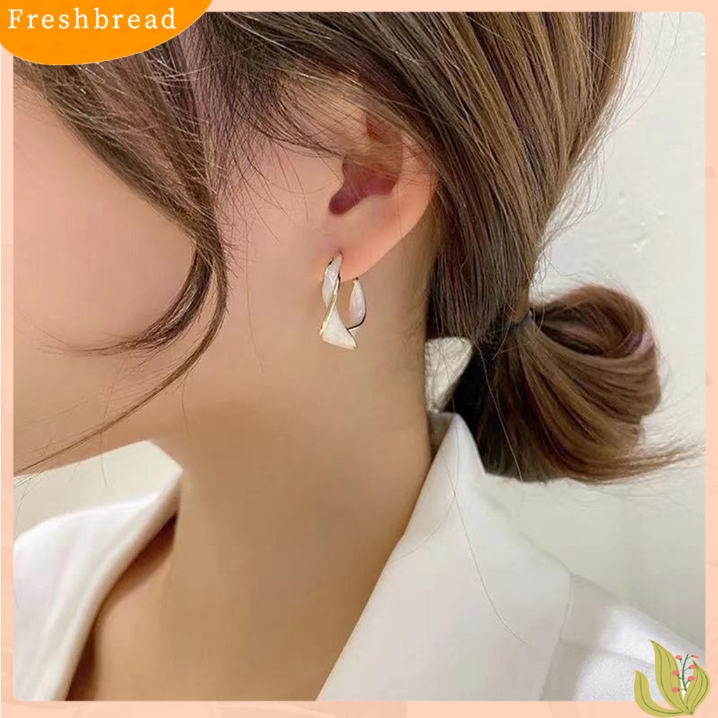 {In Stock} 1pasang Ladies Earrings Retro Stud Type Twisted Metal Ring Corrugated Indah Fashion Hoop Earrings Perhiasan Aksesoris