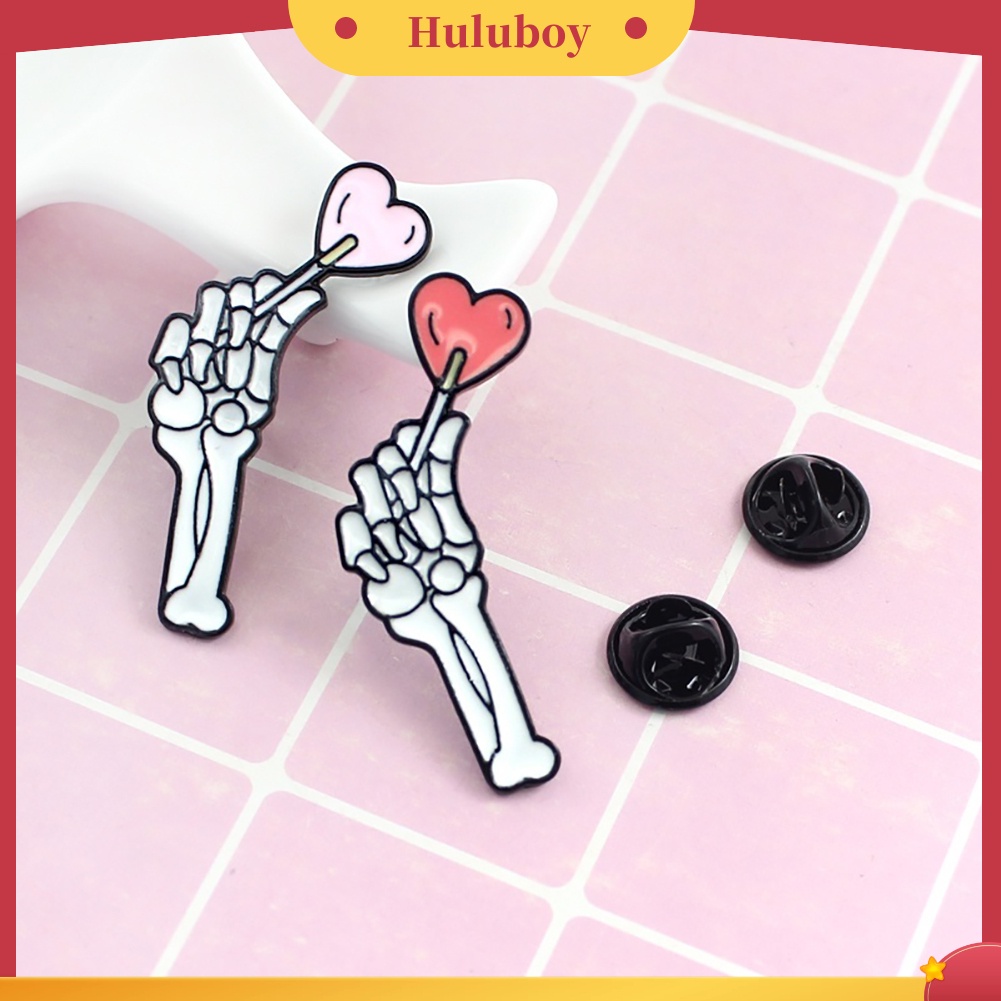 Bros Pin Enamel Bentuk Kerangka Tangan Hati Untuk Dekorasi Halloween
