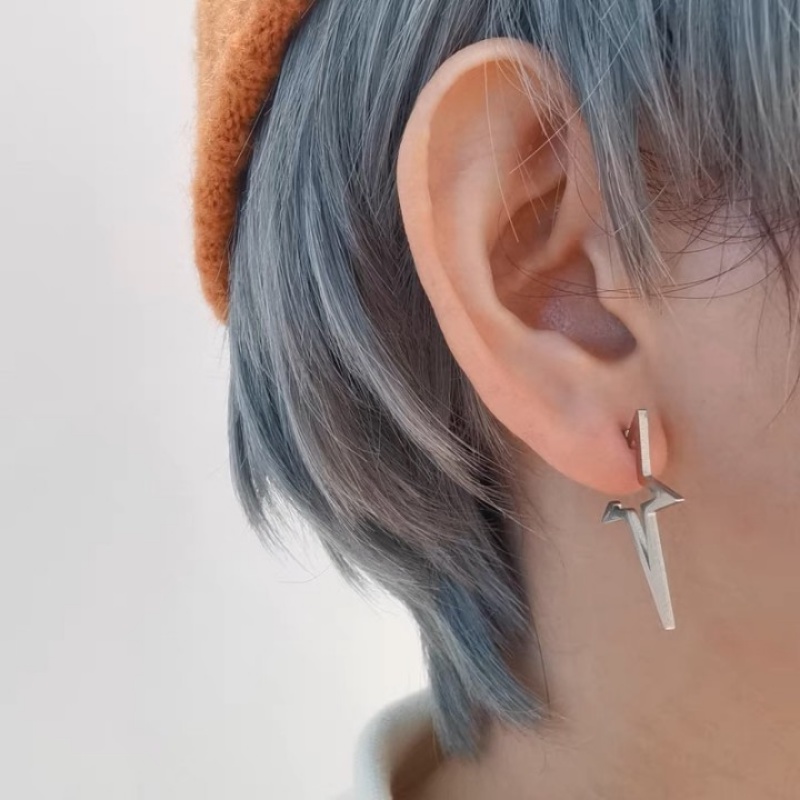 Fashion Gaya Punk Bintang Stud Earrings Hip Hop Street Style Wanita Pria Anti Karat Pentagram Earrings Klasik Sederhana Perhiasan