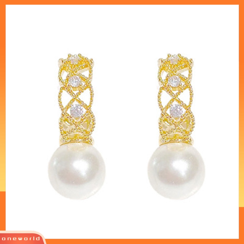 [WOD] 1pasang Anting Hoop Bersinar Mutiara Imitasi Temperamen Elegan Geometris Hias Hadiah Wanita Berongga Keluar Anting Lingkaran Perhiasan Fashion Untuk Perjamuan