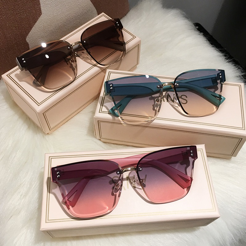 (YUZHU) Oversized Square Frame Sunglasses New Fashion Couple Personality Sunglasses Y2K Trend Tanpa Bingkai Kacamata Wanita