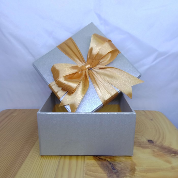 

kotak kado gift box + 22x15x5 cm + Polos tanpa pita - Hitam