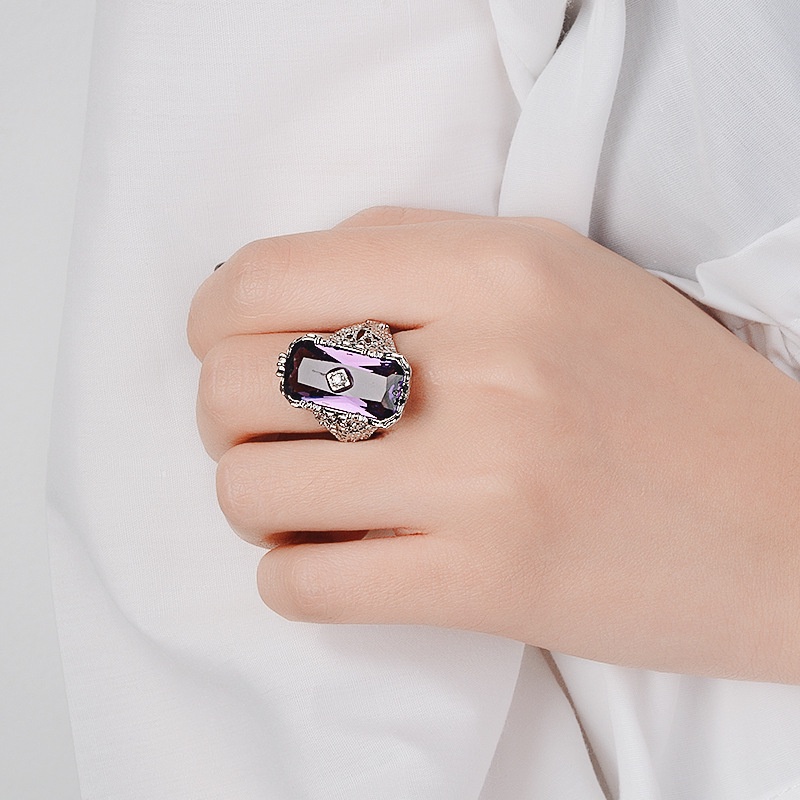 Goldkingdom Fashion Perhiasan Aksesoris Ready Stock Eropa Dan Amerika Bertatahkan Chamfered Persegi Panjang Amethyst Putri Cincin Eropa Dan Amerika Melubangi Bunga Perempuan Cincin.