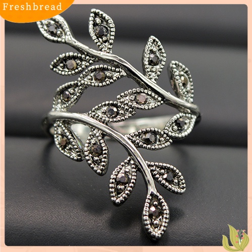 &lt; Freshbread &gt; Wanita Vintage Punk Bentuk Daun Berlian Imitasi Dekorasi Cincin Pesta Perhiasan Charms