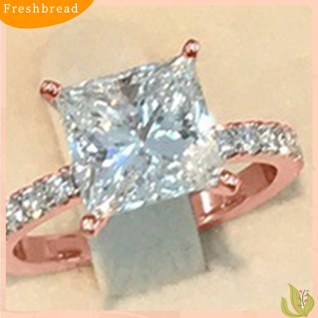 &lt; Freshbread &gt; 2 Pcs Cubic Zirconia Rings Shiny Square Faux Crystal Alloy Ring Elegan Perhiasan Aksesoris Temperamen Wanita Jari Cincin Set Pertunangan Hadiah Fashion Perhiasan