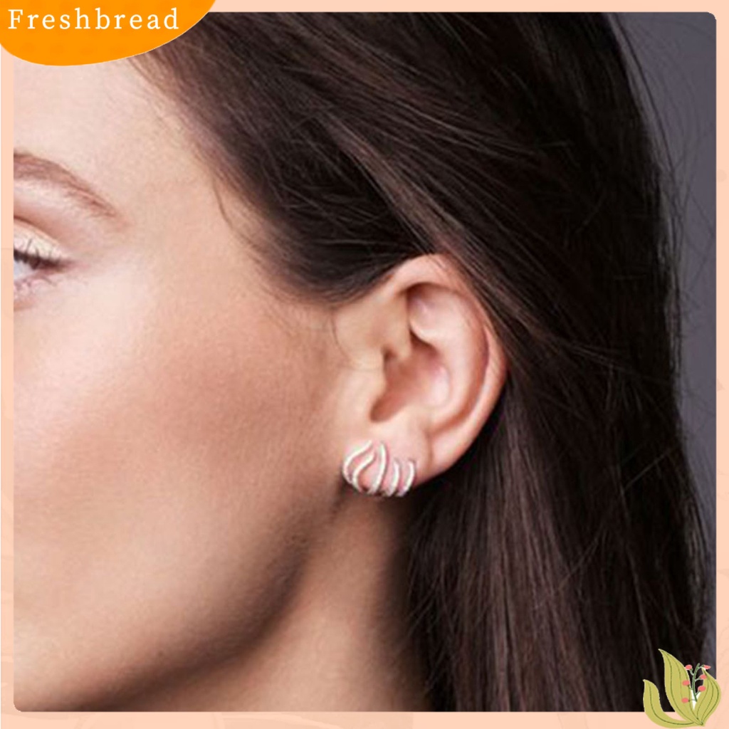 &lt; Freshbread &gt; 1pasang Anting Pejantan Wanita Berkilau Indah Berlebihan Bentuk Cakar Disabit Lady Earrings Perhiasan Wanita