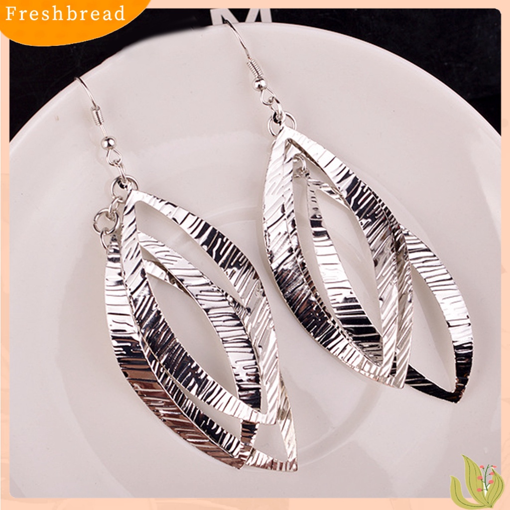 &lt; Freshbread &gt; 1pasang Anting Drop Bahan Alloy Tahan Korosi Ramah Kulit Anti Luntur Anting Daun Rantai Panjang Untuk Wanita