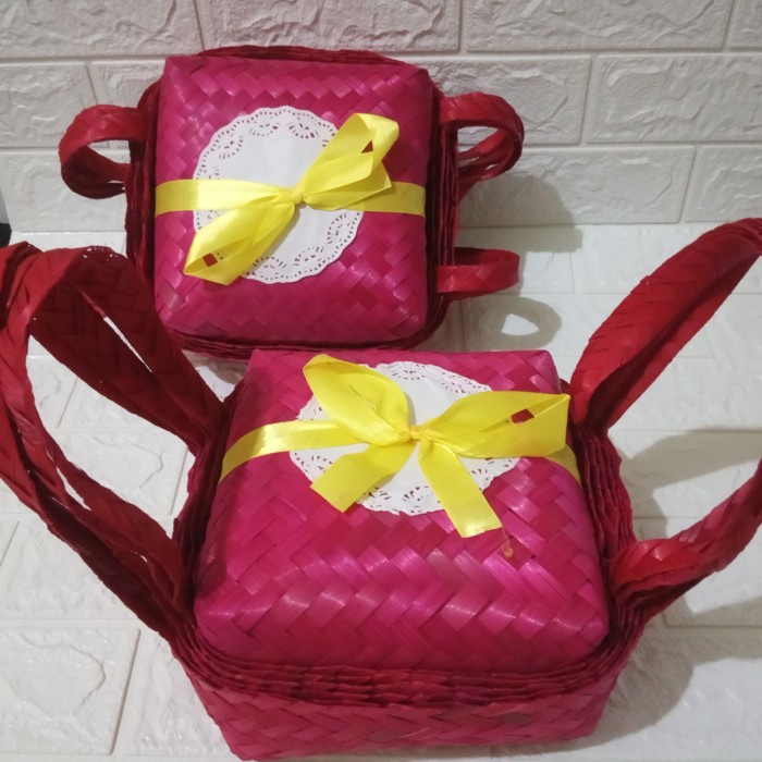 

Besek Bambu Jinjing Warna Uk. 18x18 cm (Back to Nature Kemasan Alami) | besek bambu hampers kotak hantaran lebaran