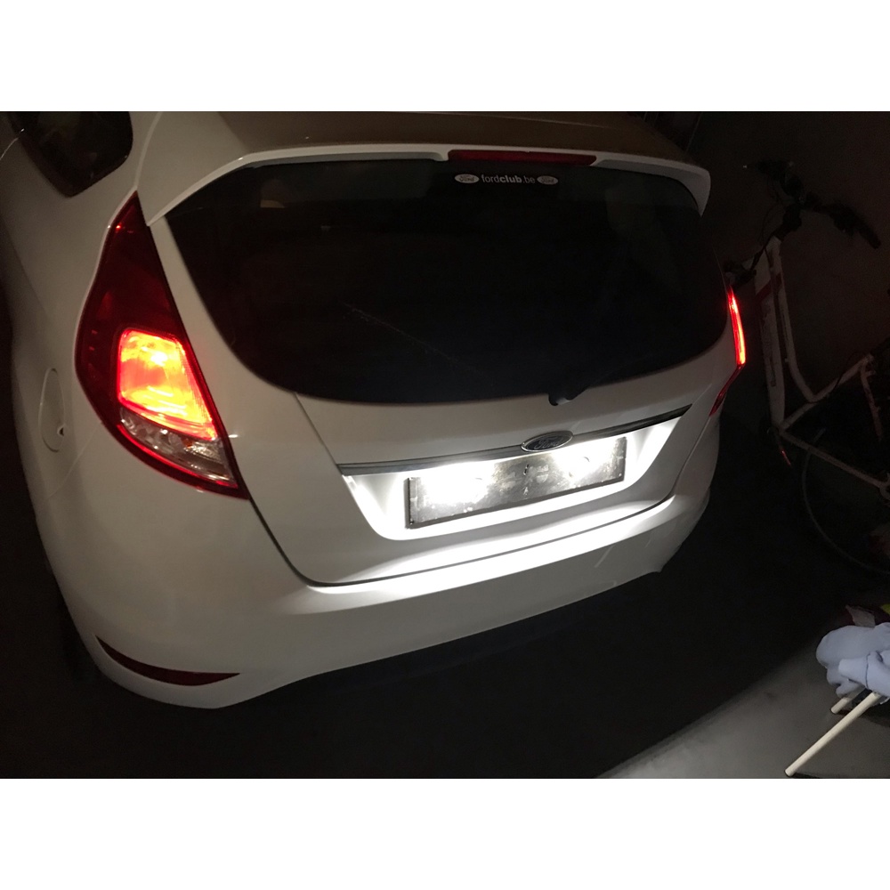 2pcs Lampu Plat Nomor Plat LED Putih Lampu Untuk Ford Fiesta Focus C-Max Grand Galaxy Kuga Mondeo S-Max B-Max Ecosport