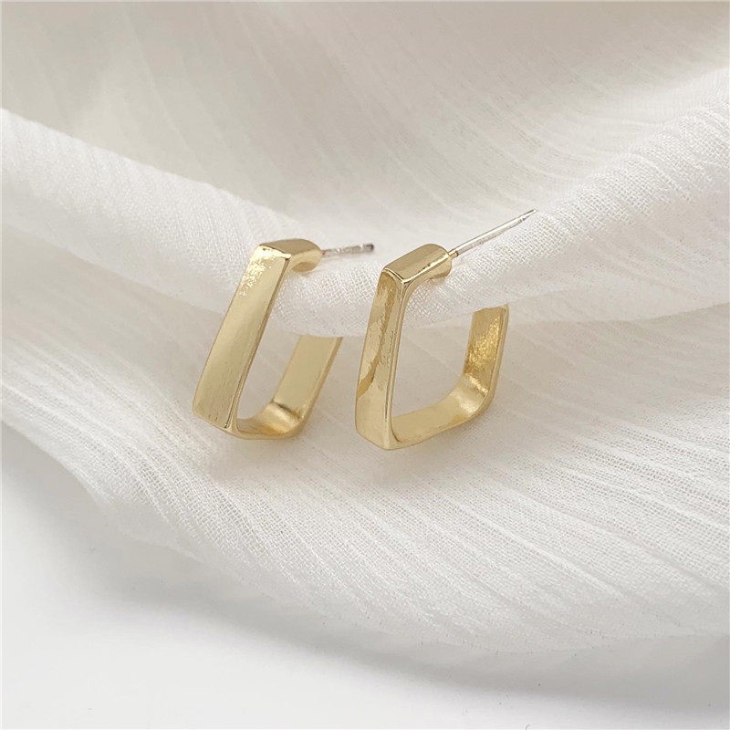 Anting Tusuk Emas Elegan Untuk Wanita Hypoallergenic Fashion Square Hollow Earring Perhiasan Aksesoris