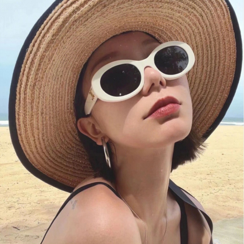 We Flower Trendy Putih Oval Frame Kacamata Hitam Untuk Wanita Perempuan Mewah Liburan Musim Panas Kacamata Aesthetic Shades Outdoor Fashion Sunnies Eyeglasses