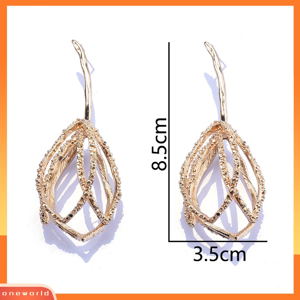 [EONE] 1pasang Anting Menjuntai Vintage Berongga Mengkilap Berlebihan Temperamen Berdandan Logam Wanita Pesona Bentuk Bunga Drop Earrings Retro Perhiasan
