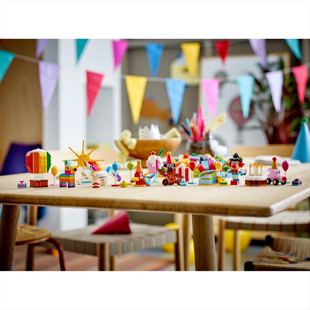 LEGO Classic 11029 Creative Party Box