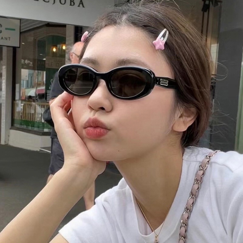 (YUZHU) Bingkai Oval Warna Permen Spike Kacamata Hitam Korea Fashion Oversized Frame Sunshade Sunglasses Untuk Wanita