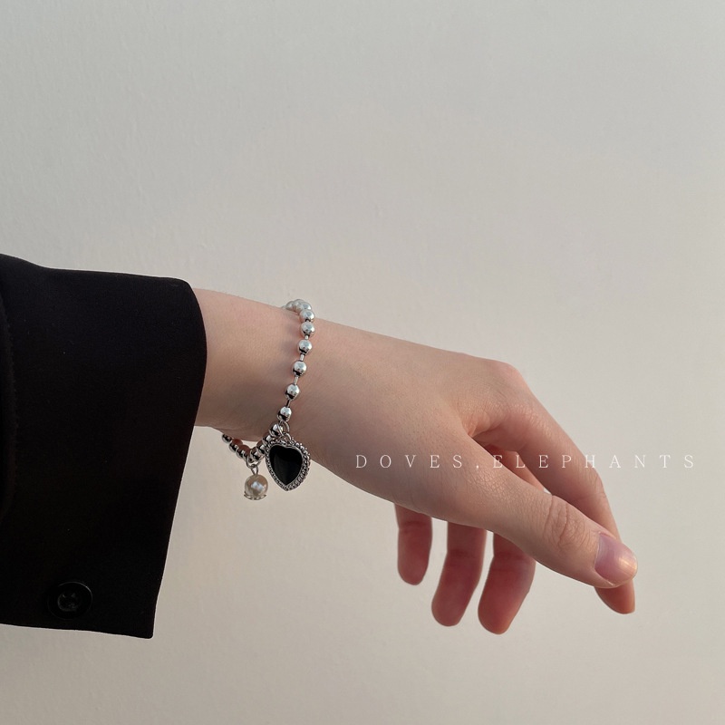 Gelang Logam Mutiara Cinta Hitam Perempuan ins Niche Design Bracelet Ringan Mewah Gaya Keren Manis Keren