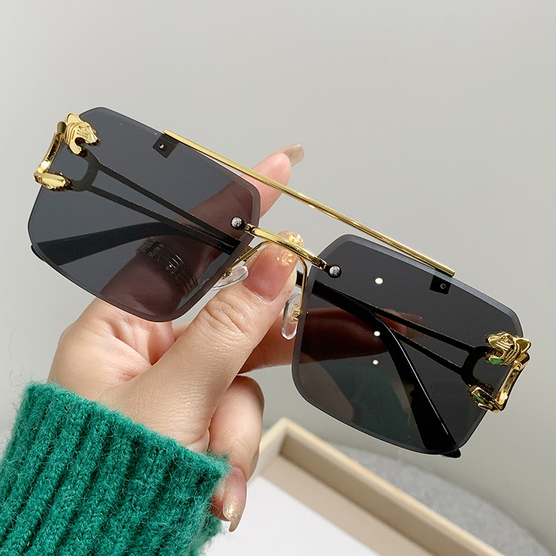 Fashion Square Aesthetic Shades Sunglasses Untuk Wanita/Men Metal Frame Sunglasses Eyewear