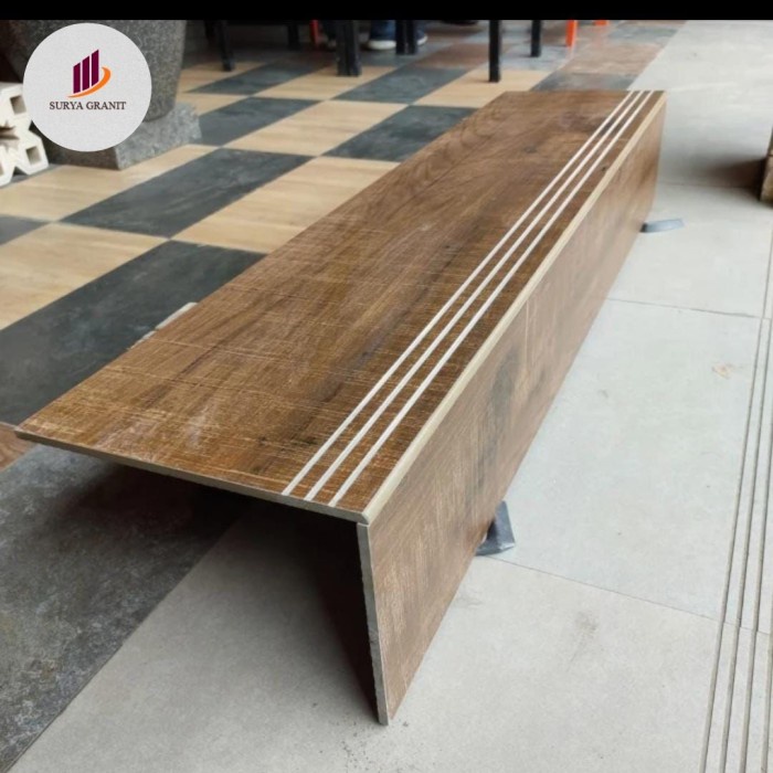 GRANIT/KERAMIK TANGGA MOTIF KAYU 30X100 20X100 CUSTOM UKURAN