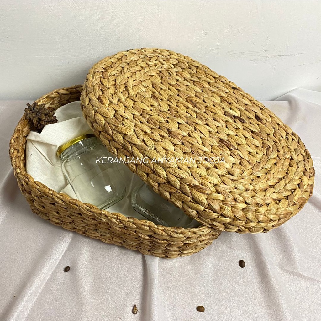 

HAMPERS BOX OVAL TUTUP ANYAMAN ENCENG GONDOK / HAMPERS GIFT BOX ANYAMAN / KERANJANG HANTARAN