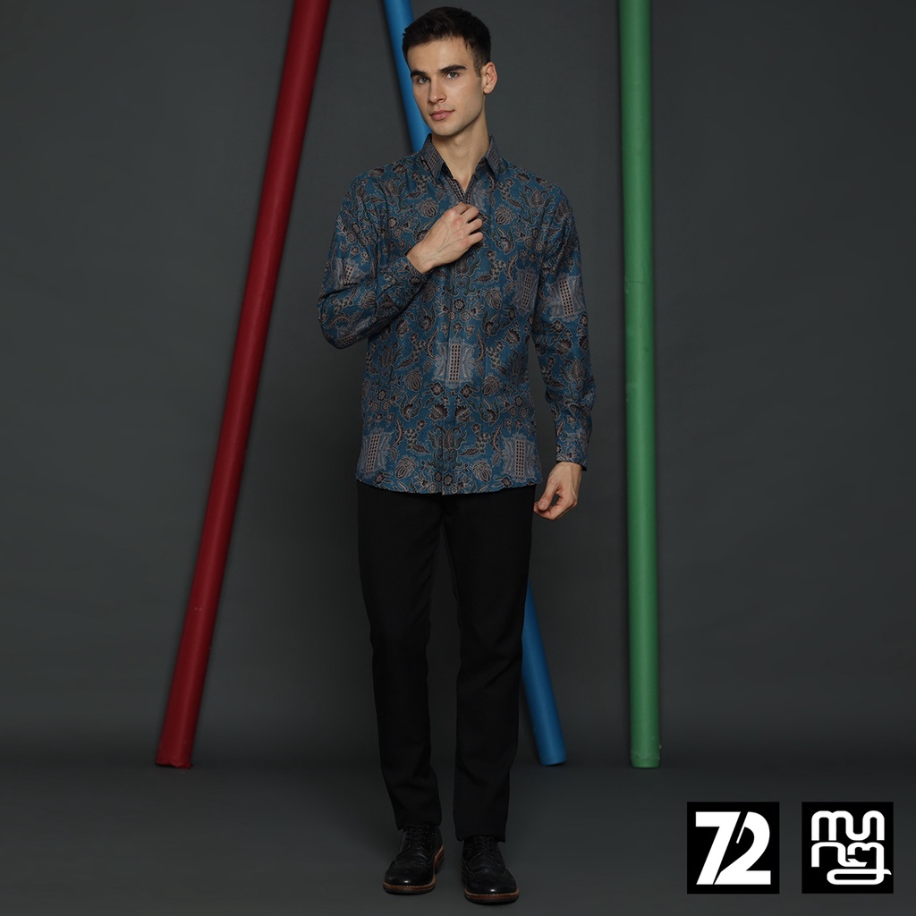 KEMEJA BATIK PRIA LENGAN PANJANG Kemeja Dobby Slimfit Motif Pintu Aceh Warna Biru 723544 Cap 72 - Baju Kemeja Atasan Pakaian Setelan Batik Pria Cowok Laki Laki Remaja Keluarga Kantor Lengan Panjang Modern Slimfit Slim Fit Premium Kekinian