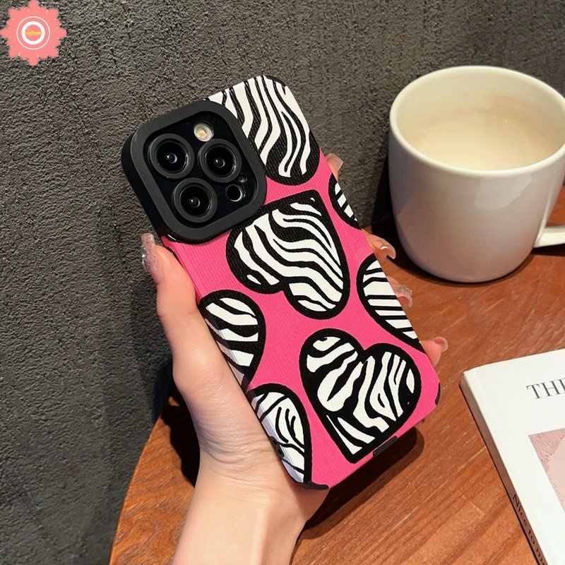 IPHONE Casing Ponsel Zebra Cinta Hati Gaya Fashion Kreatif Kompatibel Untuk Iphone11 14 13 12 Pro Max XR 7 8 Plus X XS Max Shockproof Case Back Cover