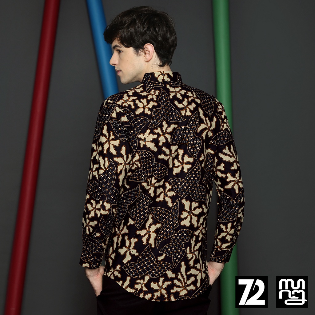 BAJU BATIK PRIA Kemeja Lengan PanjangSlimfit Premium Motif Daun Singkong Warna Hitam Item 723718 Cap 72 - Baju Kemeja Atasan Pakaian Setelan Batik Pria Cowok Laki Laki Remaja Keluarga Kantor Lengan Pendek Modern Slimfit Slim Fit Premium Kekinian