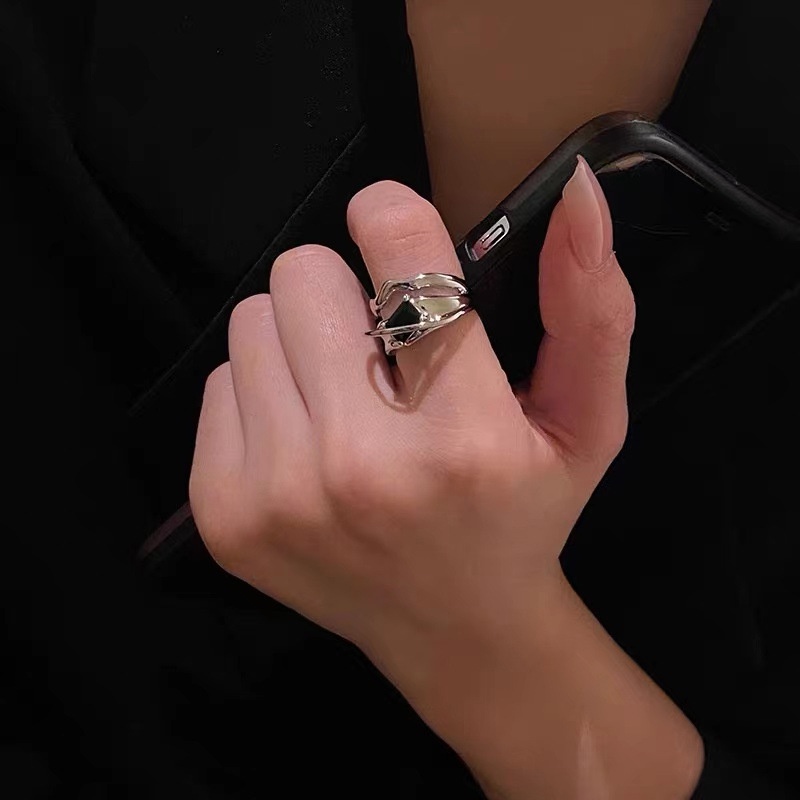 Cincin Setelan Kristal Hitam Geometris Aksesoris Fashion Kepribadian Pasang