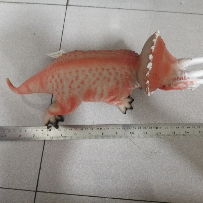 mainan dinosaurus triceraptops besar karet vinyl