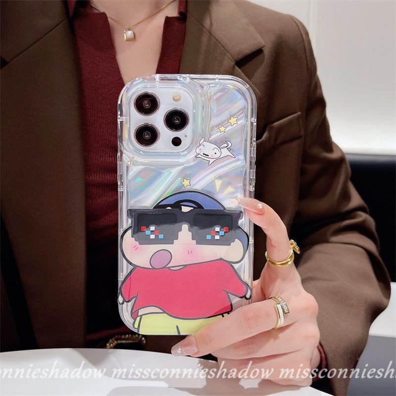 Kartun Case Kompatibel Untuk IPhone14 13 11 12 Pro Max6 8 6S Plus X XR 7Plus XS MAX SE 2020pakai Kacamata Hitam Crayon Shin-Chan Kreatif Kartu 3D Stereo Corrugation Cover