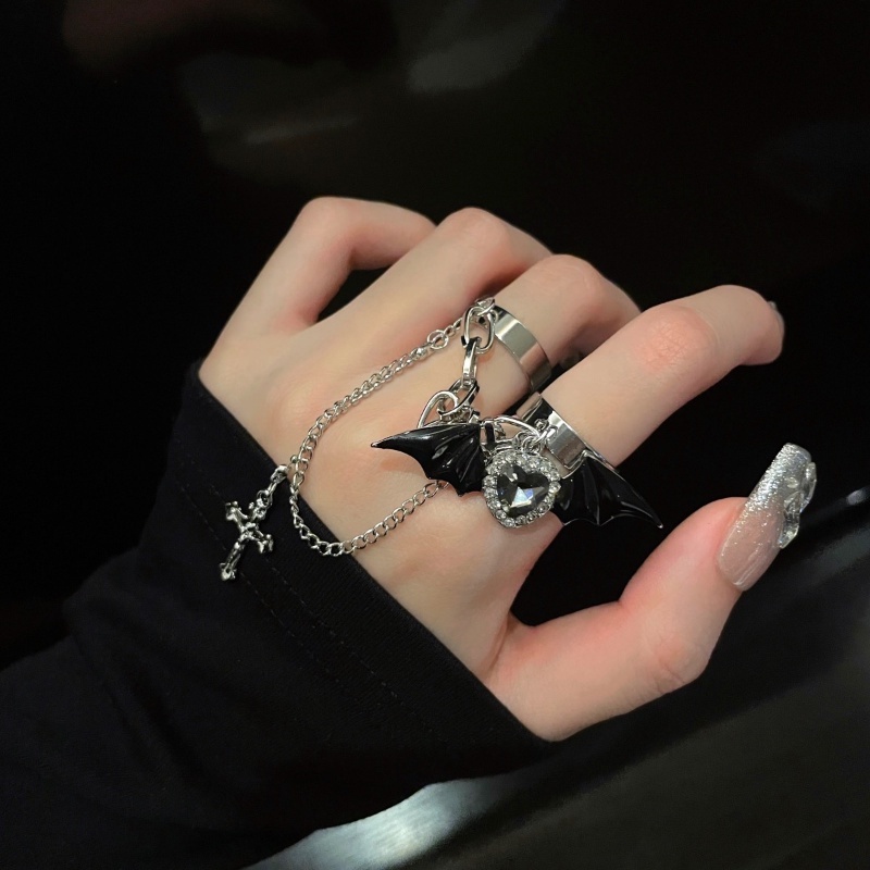 Trendy Punk Y2K Devil Bat Wing Cross Rings Gothic Gelap Gaya Wanita Gadis Logam Rantai Dua Jari Pembukaan Yang Dapat Disesuaikan Cincin Perhiasan