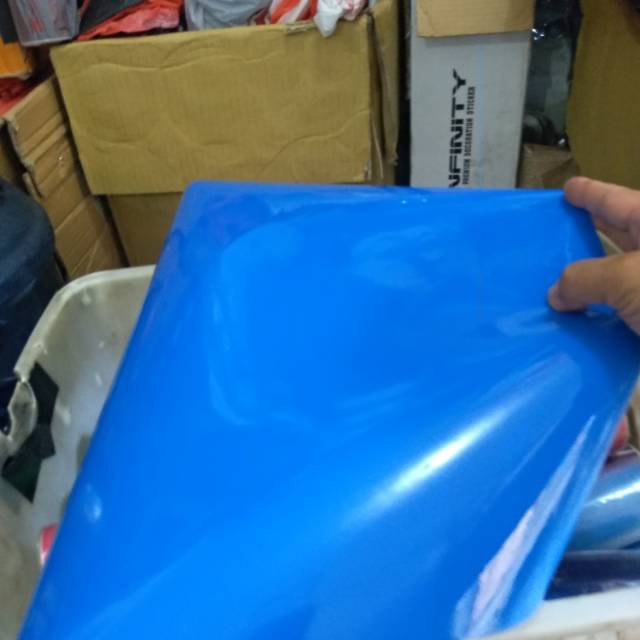 Stiker Skotlet warna BIRU LANGIT ( azure blue) Glossy ,lebar atau tinggi stikernya 1 METR X 45 CM  S