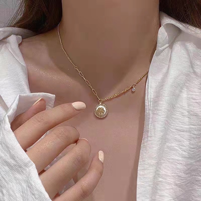 Kalung Shell Mawar Baru Rantai Klavikula Perempuan ins Gaya Keren Kalung Desain Temperamen Sederhana