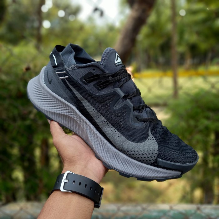 Sepatu Nike Pegasus Trail 2 Black Grey - Hitam Abu, 39