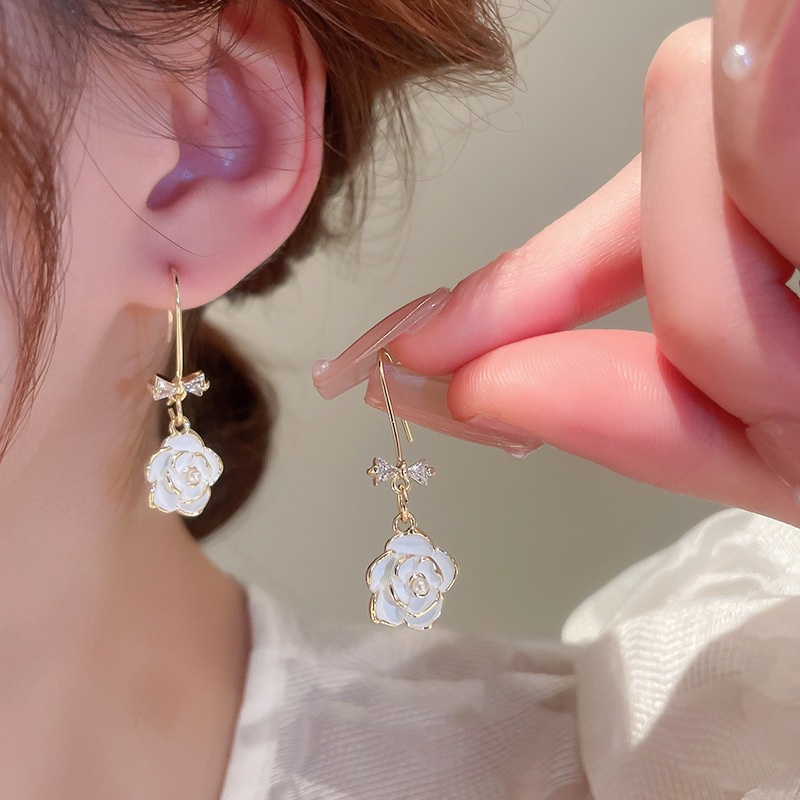 Anting Camelia Kait Telinga Busur Kecil Dan Indah2023Dekorasi Telinga Lembut Wanita Baru