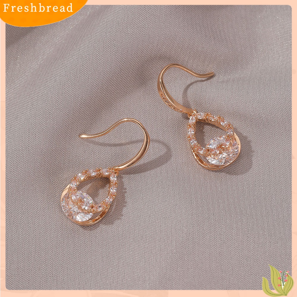 &lt; Freshbread &gt; 1pasang Anting Wanita Berbentuk Tetesan Air Berlian Imitasi Perhiasan Berkilau Tahan Lama Anting Kait Untuk Pernikahan