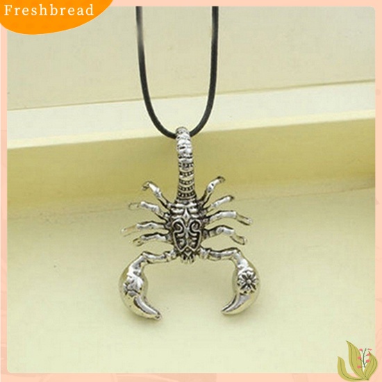 {In Stock} Kalung Pendek Pria Punk Vintage Ukir Scorpion Liontin Tali Kulit Imitasi