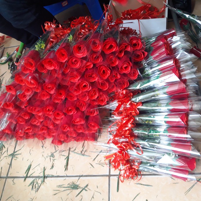 BOUTIQUE - BUNGA MAWAR 1 TANGKAI / BUNGA Mawar PALSU / BUNGA MURAH - Merah