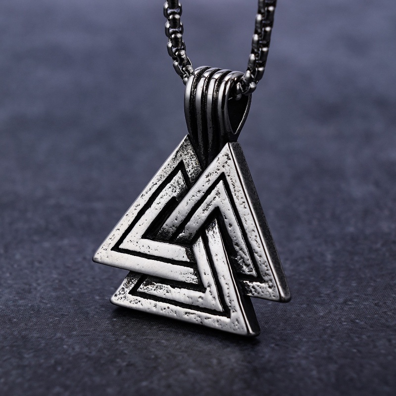 [Z H Jewelry] Vintage Nordic Viking Segitiga Hip Hop Liontin Fashion Pria Dan Wanita Anti Karat Kalung Punk Pesta Rock Perhiasan Aksesoris