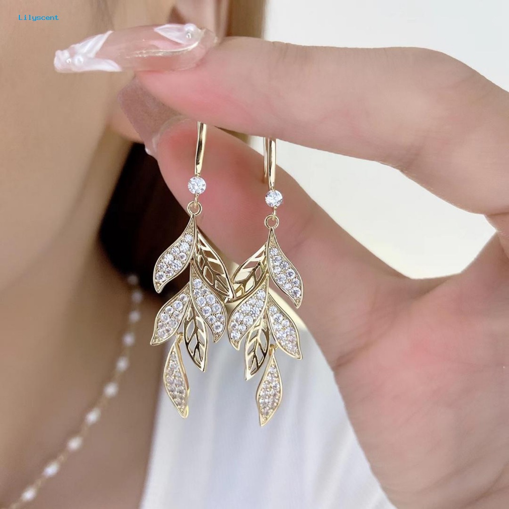 Lilyscent 1pasang Anting Menjuntai Mulia Fashion Perhiasan Berlian Imitasi Hias Daun Berongga Anting Kait Elegan