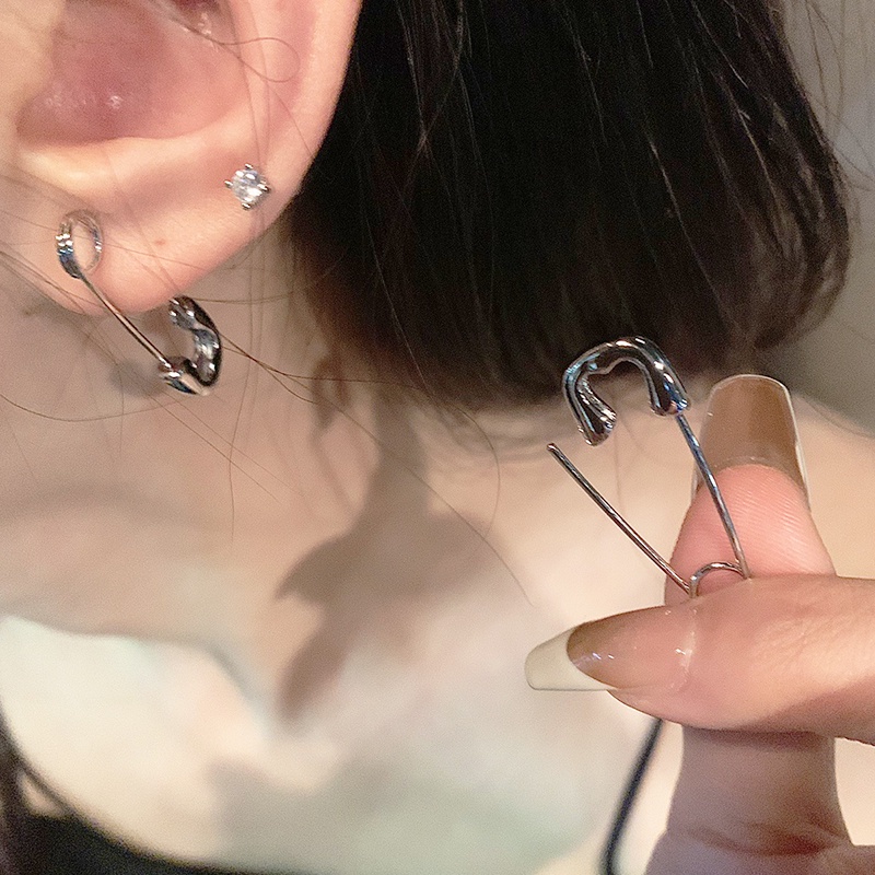 Anting Wanita Korea Model Peniti Stud Bahan Alloy Gaya Retro Korea Kekinian Aksesoris Perhiasan Import ANT122