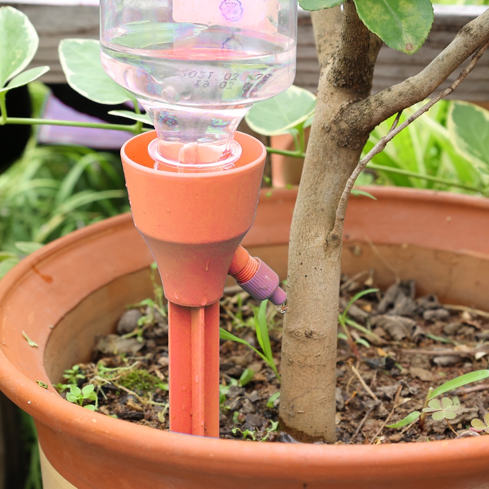 [Unggulan] Potting Bunga Self Watering Corong Rumah Kaca Taman Drip Irigasi Alat Menyesuaikan Kecepatan Tanaman Dripper Air Plug-in Otomatis Drop Waterware