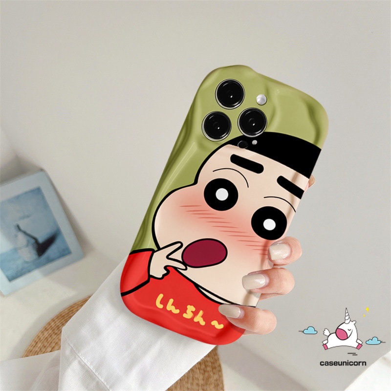Kartun Crayon Shin-chan Case Kompatibel Untuk IPhone 7Plus 13 11 12 14 Pro Max XR 8Plus 6s 6 7 8 Plus X XS Max SE 2020 Kawaii 3D Wavy Curved Edge Strawberry Bear Manyo Soft Cover