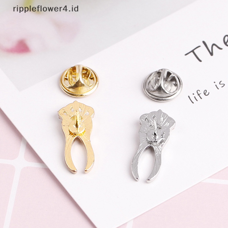 {rippleflower4.id} Fashion Mahkota Bentuk Gigi Bros Pin Kerah Ransel Lencana Perhiasan Hadiah Untuk Aksesoris Pria Wanita~