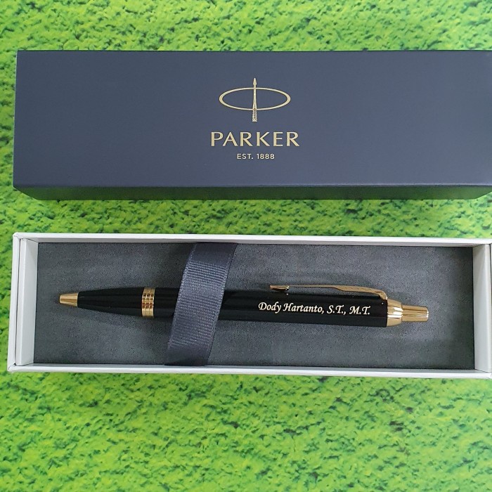 

Parker IM Black Gold Trim Ballpoint Pen