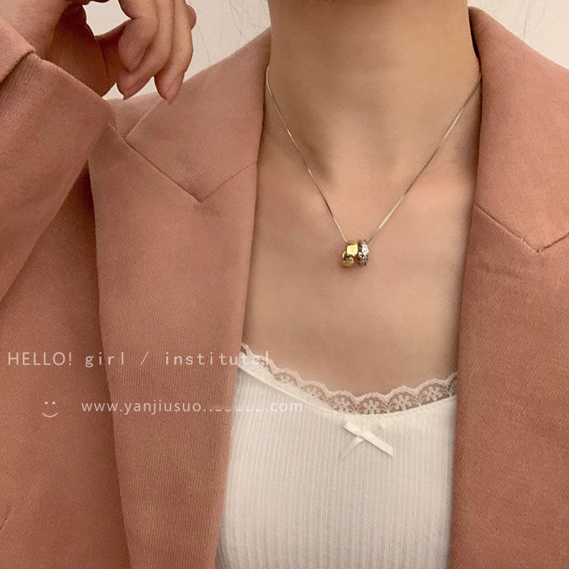 Korea Korea Warna Kontras Kalung Cincin Kecil Cahaya Mewah Desain Niche High-End Rantai Klavikula Perak Gaya Baru Wanita Sweater Rantai